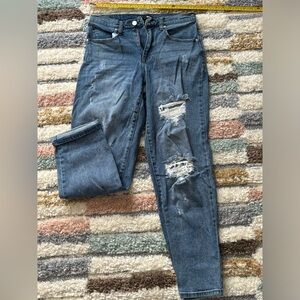 Women’s size 5 Fashion Nova Distressed Skinny Jeans